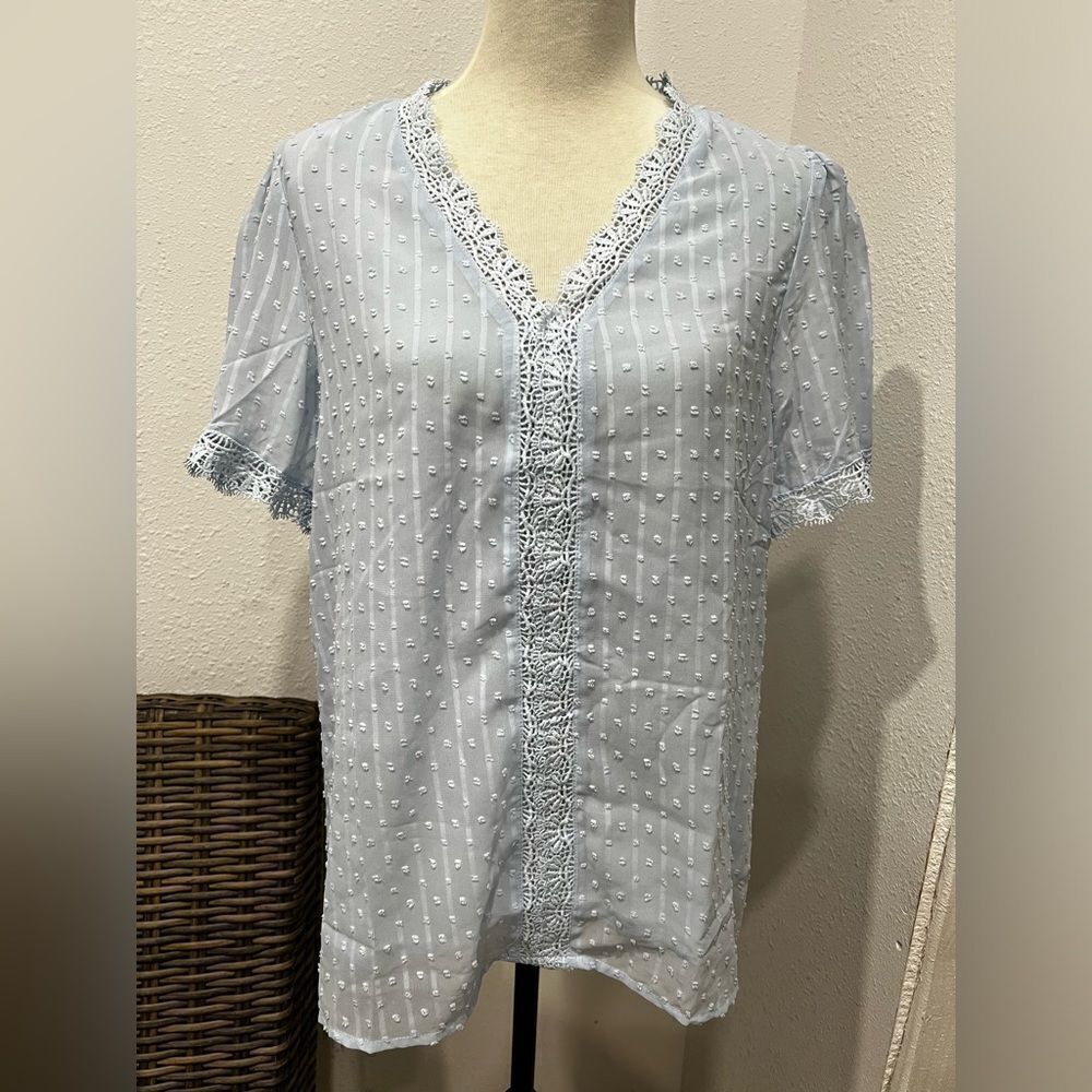 Blue top‎